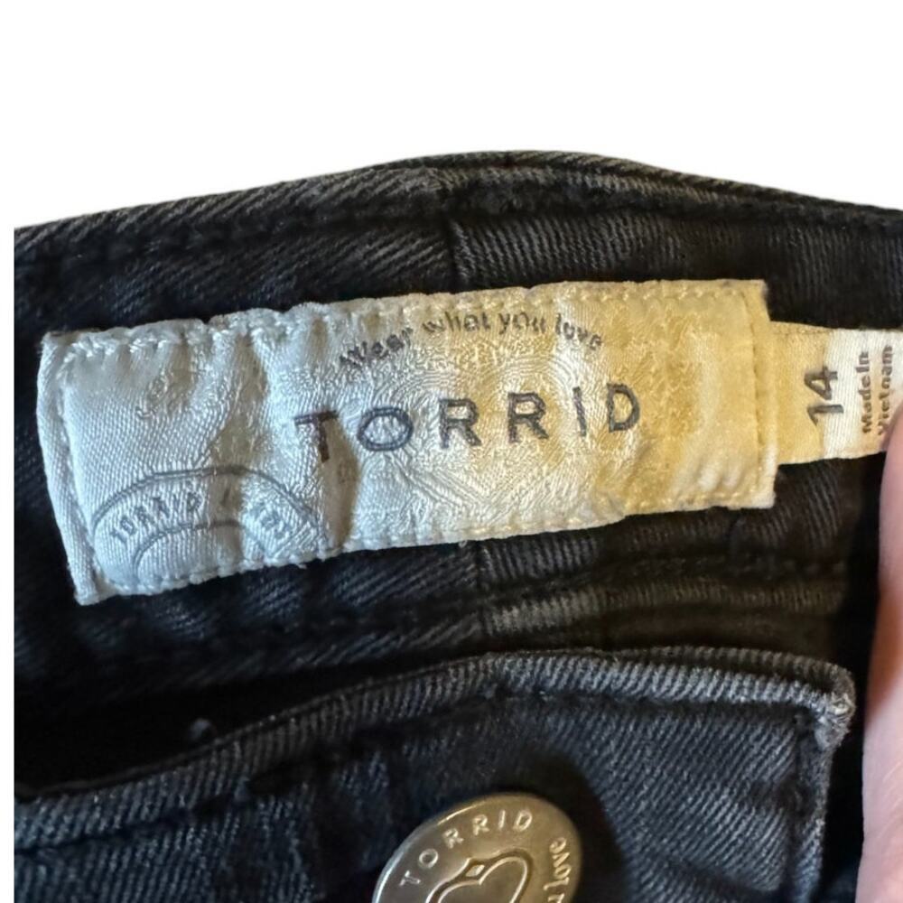 Torrid Skinny Short Shorts - Black Rinse with Destruction - Picture 3 of 4